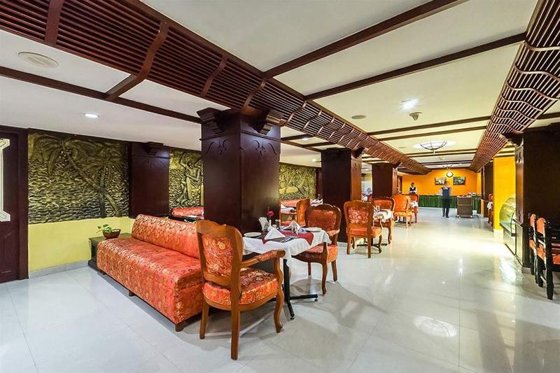 Westway Hotel Кожикоде Екстер'єр фото