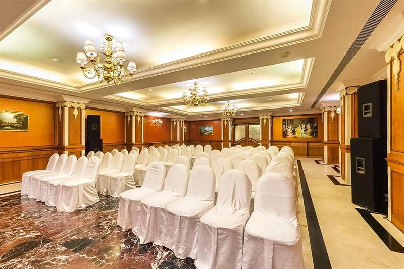 Westway Hotel Кожикоде Екстер'єр фото
