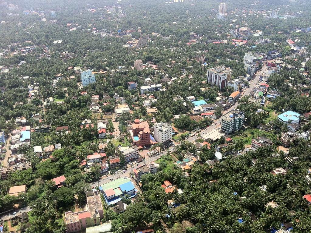 Westway Hotel Кожикоде Екстер'єр фото